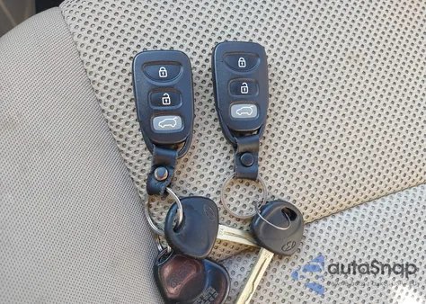 2012 Hyundai Elantra Touring Gls from USA, damaged, VIN KMHDC8AE2CU155160